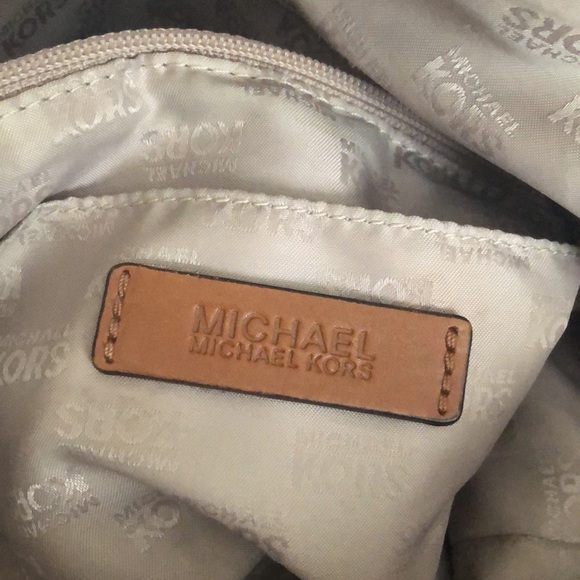 Michael Kors leather handbag - Picture 3 of 6